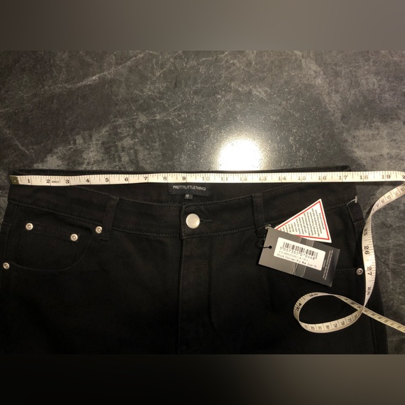 PrettyLittleThing Ripped Mom Jeans BNWT - Picture 8 of 9